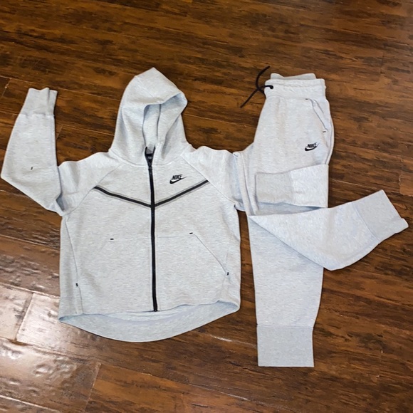 Nike Tech Grey Hoodie & Jogger Set Youth Large - Picture 2 of 11